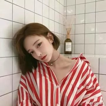 「再见」中的女人